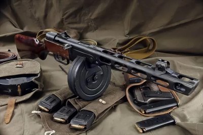 ​二战最经典冲锋枪：波波沙冲锋枪