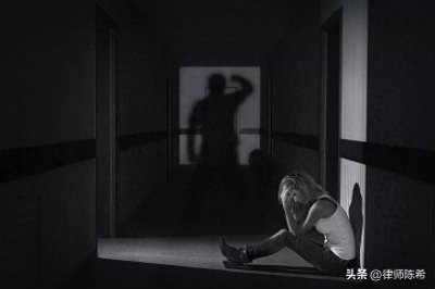 ​值夜班，如厕途中被性侵，人社局不予认定工伤，结果被法院打脸