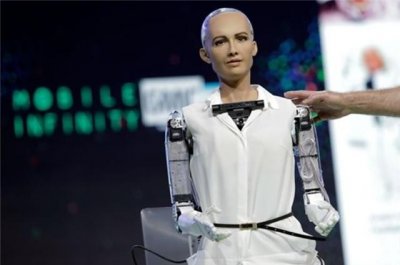 ​曾经扬言“我将会毁灭人类”的AI机器人索菲亚，如今变成什么样子