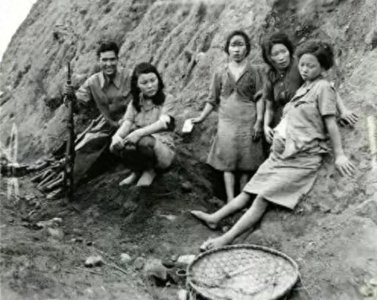 ​她为保护村民，惨遭50多个鬼子糟蹋，村民却嘲讽她：炮楼里的女人