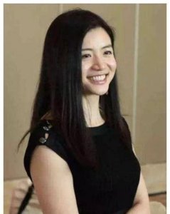 ​马云崛起的背后，李颖功不可没。业内人士称她为“女版巴菲特”