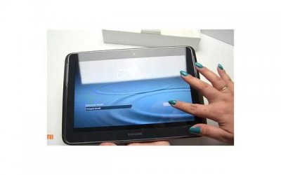 ​女子月薪8000花15，计划40岁存200万退休，网友：冤种男友是重点