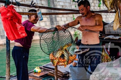 ​江西赣州古浮桥，连接城乡历经风雨800多年，赣州最有人气的浮桥