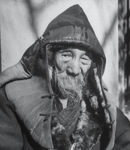 ​老照片再现百年前道士的真实模样：道骨仙风，图6正在华山比武