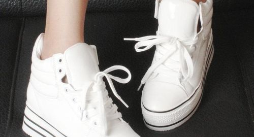 用84漂白衣服步骤,84消毒液洗白鞋的用法图5