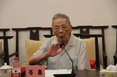 ​「缅怀逝去的星光」岑桑是文化人学习榜样