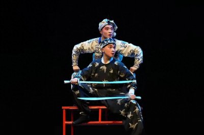 ​“非遗艺术在海外绽放：浙江婺剧团智利激情演出！”