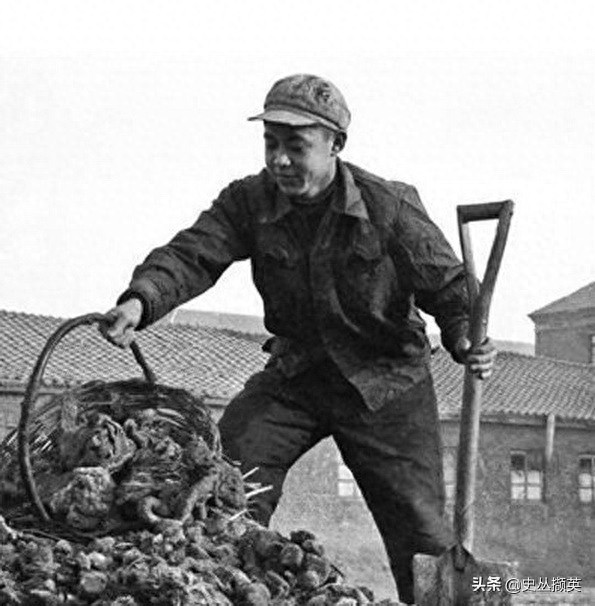 8张较为罕见的雷锋老照片