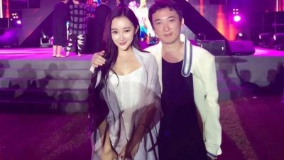 ​王思聪携神秘女伴现身韩国夜店，蹦迪狂欢引热议，网友猜测不断！