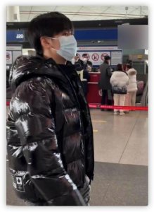 ​张子枫男朋友是吴磊吗(张子枫绯闻男友风波后首现身)