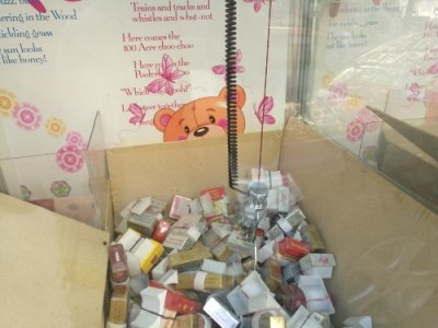 ​1元抓一盒烟？保定街头现“抓烟机”