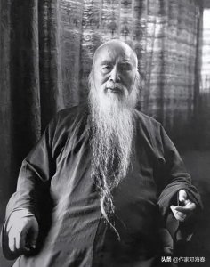 ​从“不可随处小便”到人生哲理：于右任的字画传奇