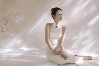 ​陈都灵创意大片：白孔雀