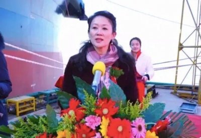 ​女行长被“双开”，配偶收受客户巨额钱款