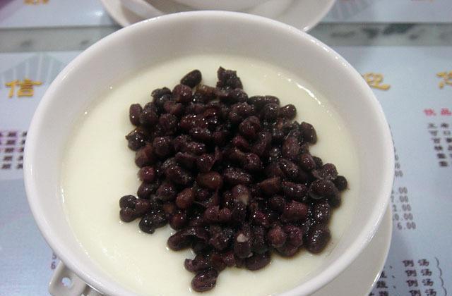 手把手教你做双皮奶，方法简单易上手，自己做不比外面口味差