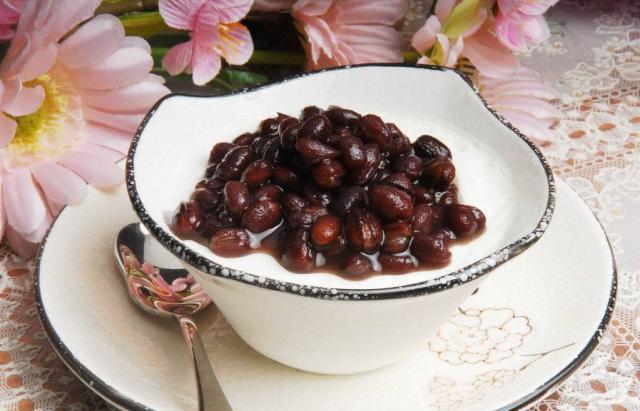 手把手教你做双皮奶，方法简单易上手，自己做不比外面口味差