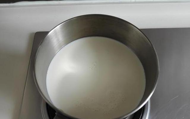 手把手教你做双皮奶，方法简单易上手，自己做不比外面口味差