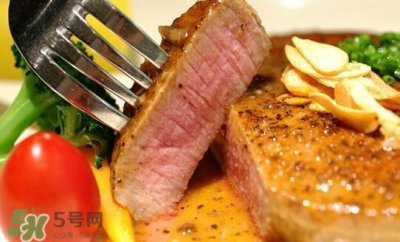 ​牛排不能跟什么一起吃？什么人不能吃牛排