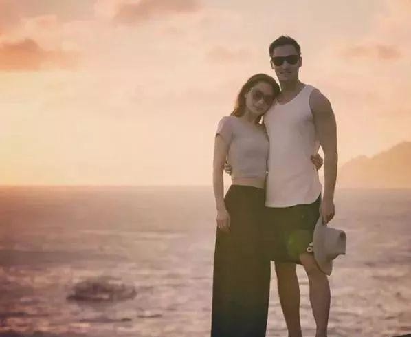 男粉丝想牵手阿娇被拒（女神的手可不是好牵的）