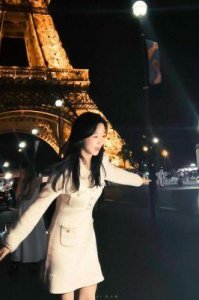 ​杨紫赴巴黎过国庆现身！晒美照引人羡慕，她的生活方式真是令人羡慕