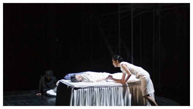 韩雪带病演出仍受质疑，只因演出前诚实告知会全程“假唱”