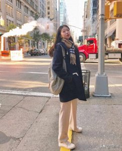 ​大衣居然有9种搭配方法，这样穿随手拍也像艺术照，气质又好看