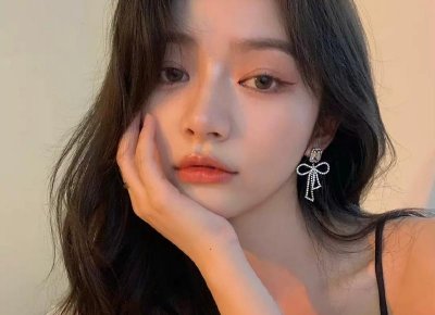 ​女孩拒绝后是不打扰好还是死缠烂打好？女孩拒绝后还有必要再追吗？