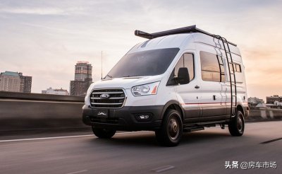 ​四驱福特全顺房车能越野，3.5T汽油V6发动机，内饰简洁无卫生间