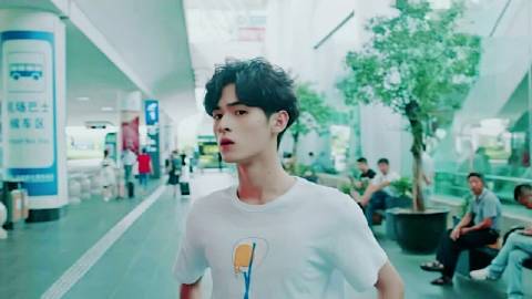 周历杰哪里人哪个学校的年龄个人资料女友是谁？周历杰真会花滑吗