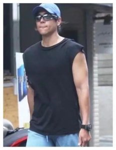 彭于晏成油腻大叔，整张脸老了10岁，曾经的男神去哪了