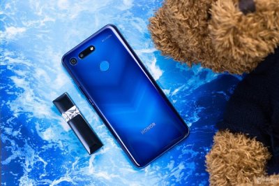 ​荣耀V20正式开售 4800万像素2999元起