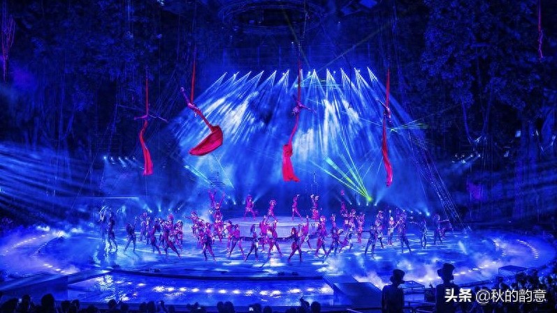 广州市长隆旅游度假区，占地面积 1万亩，门票价格 285-350元